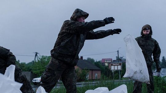 Żołnierze WOT realizują zadania kryzysowe