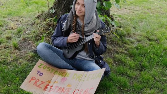 Protest przeciwko wycince drzew z Al. Racławickich w Lublinie