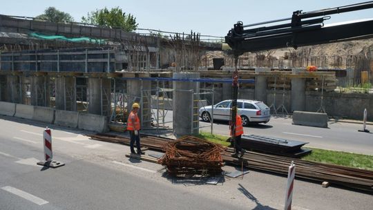 Budowa wiaduktu kolejowego na ulicy Diamentowej