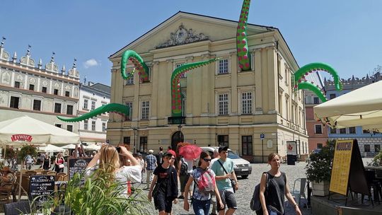 Festiwal Legend Lubelskich. Macki wystają z okien trybunału