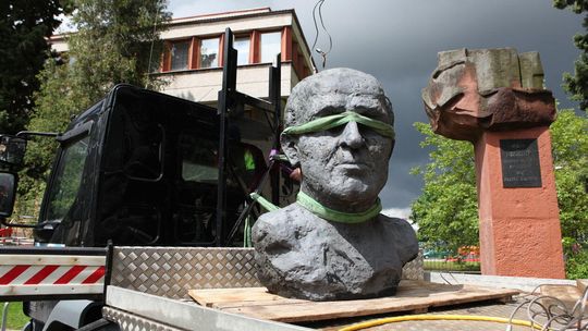 Pomnik Józefa Dechnika w Biłgoraju Pomnik Józefa Dechnika w Biłgoraju