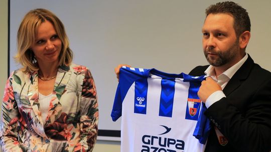 Przekazanie nowej umowy sponsoringowej dla Wisły Przekazanie nowej umowy sponsoringowej dla Wisły