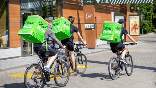 Spotkanie kurierów Uber Eats