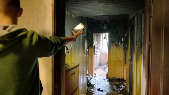 Pożar mieszkania w bloku przy ul. Kustronia 8 Pożar mieszkania w bloku przy ul. Kustronia 8