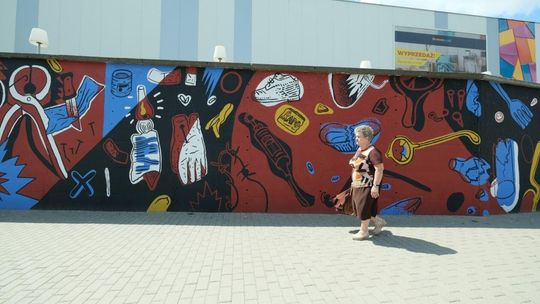 Mural upamiętnia 75. rocznicę powstania Państwowego Muzeum na Majdanku