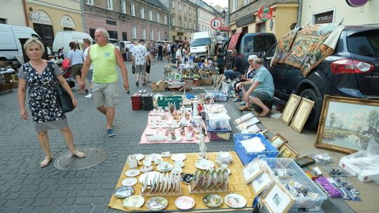 Comiesięczna giełda staroci rownież na ul. Kowalskiej