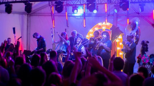 Carnaval Sztukmistrzów: Koncert kapeli KermesZ a l'Est w Barze Żongler Carnaval Sztukmistrzów: Koncert kapeli KermesZ a l'Est w Barze Żongler