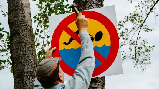 Zakaz kąpieli nad jeziorem Piaseczno Zakaz kąpieli nad jeziorem Piaseczno