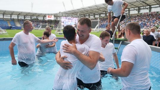 Kongres Świadków Jehowy - Chrzest 