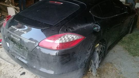 Porsche ukryte było w stodole