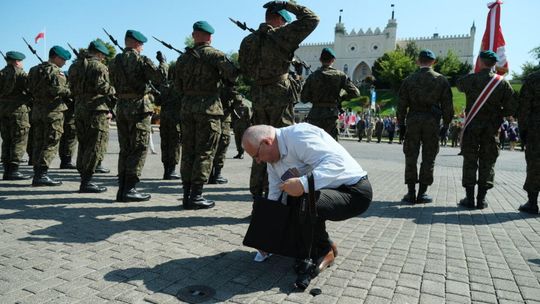 Uroczystości Święta Wojska Polskiego na placu Zamkowym w Lublinie
