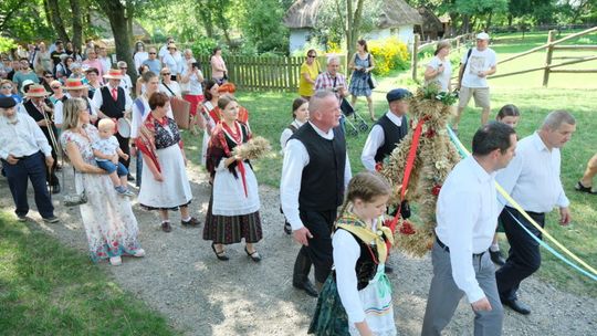 Dożynki dworskie: inscenizacja w lubelskim skansenie