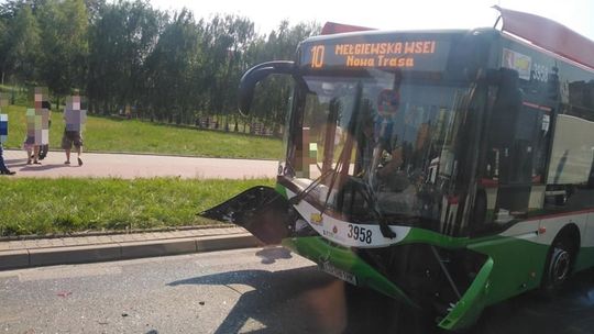 Rondo Berbeckiego: Zderzenie trolejbusu z autami osobowymi