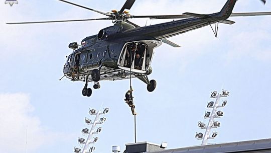 Śmigłowiec nad Lublinem. Ćwiczenia służb