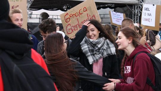 Młodzieżowy Strajk Klimatyczny w Zamościu Młodzieżowy Strajk Klimatyczny w Zamościu