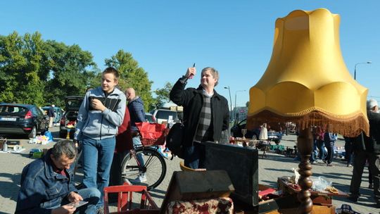 Wyprzedaż garażowa na terenie Targu pod Zamkiem w Lublinie Wyprzedaż garażowa na terenie Targu pod Zamkiem w Lublinie
