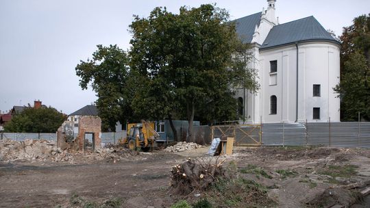 Kazimierz Dolny: Świetlica na ruinach domu wikarego