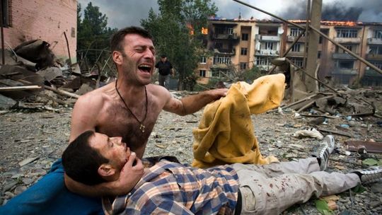 Bliżej domu boli bardziej