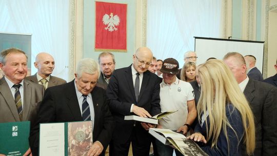 Medale prezydenta dla byłych zawodników za wkład w rozwój lubelskiego żużla
