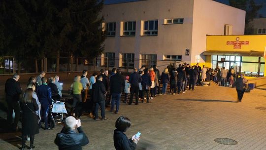 Wybory 2019: Kolejki do lokali wyborczych
