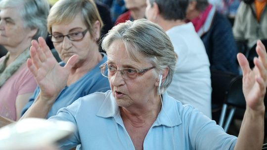 Walne zgromadzenie członków SM Czechów w sprawie budowy wind w blokach