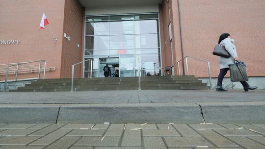 Świdnik: Mężczyzna podpalił się przed gmachem sądu Świdnik: Mężczyzna podpalił się przed gmachem sądu