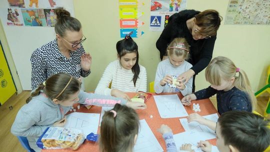 Akcja pt Jedz z głową: warsztaty zdrowego żywienia dla dzieci w SP22