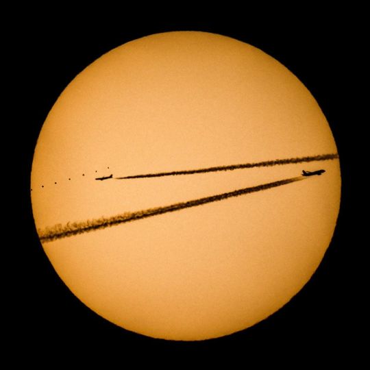 Tranzyt Merkurego na tle Słońca