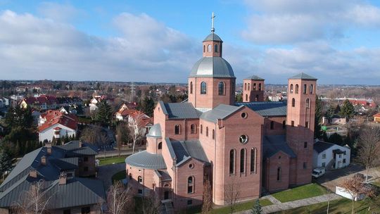 Budowa kościoła Trójcy Świętej przy ul. Nałęczowskiej