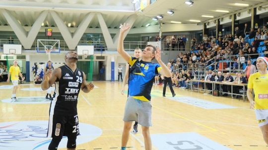 W lubelskiej hali MOSiR został rozegrany Mecz Słodkich Serc