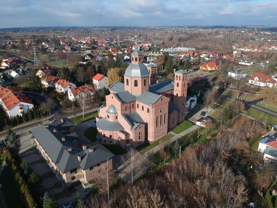 Budowa kościoła Trójcy Świętej przy ul. Nałęczowskiej