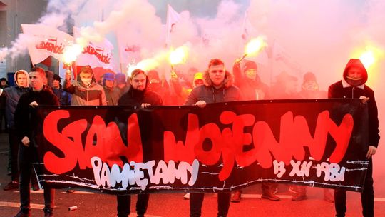 Rocznica wprowadzenia stanu wojennego. Rekonstrukcja w Puławach Rocznica wprowadzenia stanu wojennego. Rekonstrukcja w Puławach