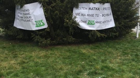 Banery przed ZUS w Lublinie Banery przed ZUS w Lublinie