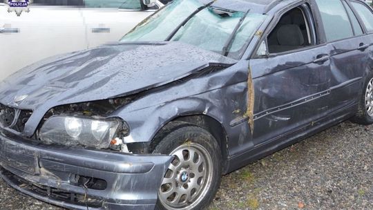 Ucieczka kierowcy bmw zakończyła się w rowie