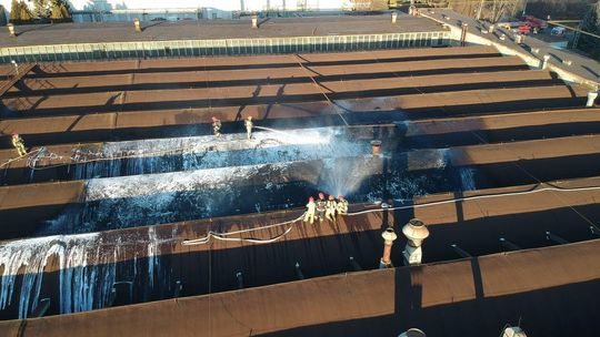 Pożar hali przemysłowej przy ul. Frezerów 9 w Lublinie