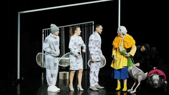 Słowik i babka Natura w teatrze Andersena