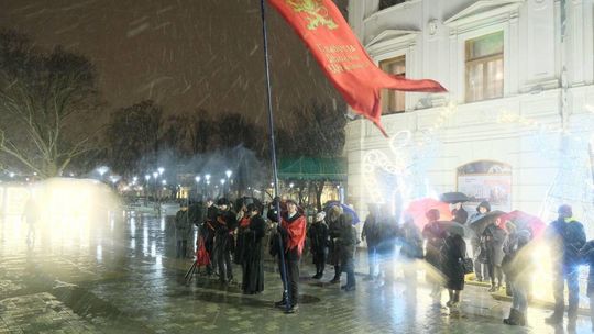 Publiczny różaniec na deptaku