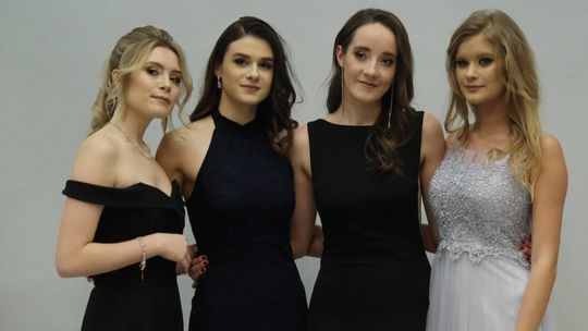 Studniówki 2020. Najpiękniejsze i najciekawsze kreacje