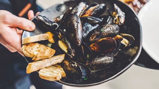 12. TINTO Wine Bar Restauracja (pl. Władysława Łokietka 3)