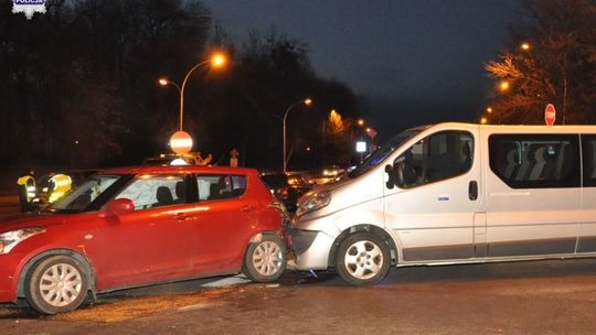 Kolizja na skrzyżowaniu ul. Dzieci Zamojszczyzny z ul. Sadową w Zamościu