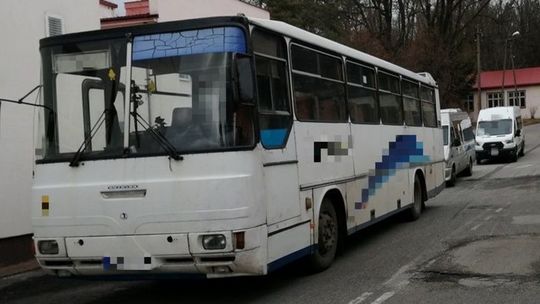Zły stan techniczny autobusu szkolnego