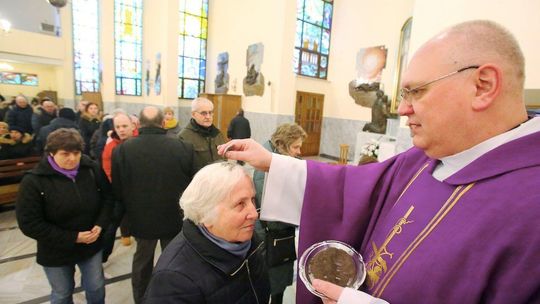 Popielec w Parafii Matki Bożej Fatimskiej przy ul. Tuwima 5 w Lublinie
