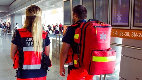 Lotnisko w Delhi oraz Lotnisko Chopina w Warszawie Lotnisko w Delhi oraz Lotnisko Chopina w Warszawie