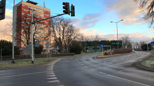 Puławianie zostają w domach. Puste place, chodniki i ulice