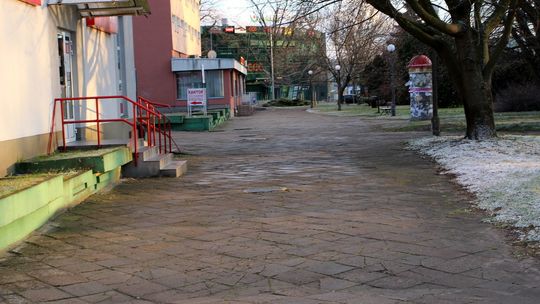chodnik przy hotelu Izabela
