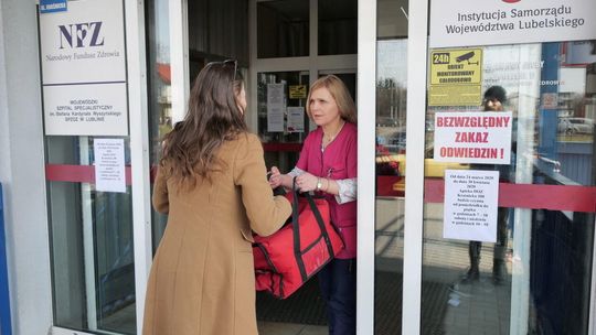 Pizzeria Mozza przekazała pizzę dla personelu medycznego Szpitala przy Alei Kraśnickiej Pizzeria Mozza przekazała pizzę dla personelu medycznego Szpitala przy Alei Kraśnickiej