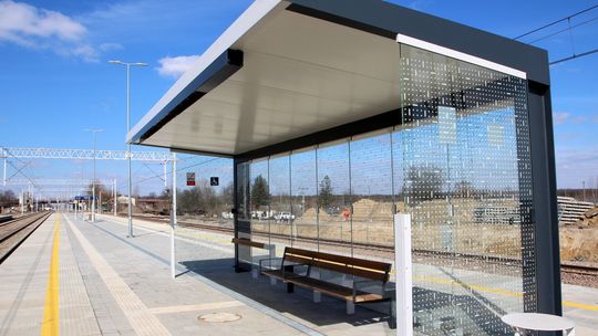 Nowe wiaty i perony. Puławskie stacje pięknieją