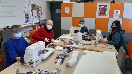 W Lubartowskim Ośrodku Kultury szyją maski