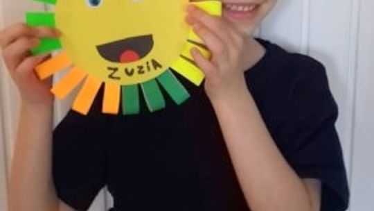 Dzieciaki rysują medykom Dzieciaki rysują medykom