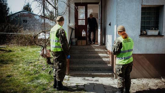 Terytorialsi pomagają osobom potrzebującym w trakcie epidemii Terytorialsi pomagają osobom potrzebującym w trakcie epidemii